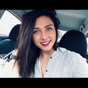 Meet your Posher, Danielle